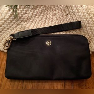 Lululemon wristlet black never used